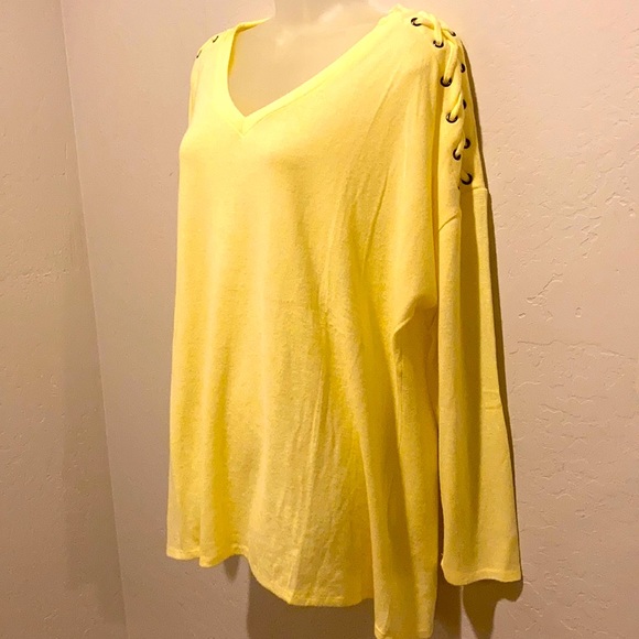 The Sweatshirt Project 2X Yellow lace-up shoulder - Picture 3 of 10